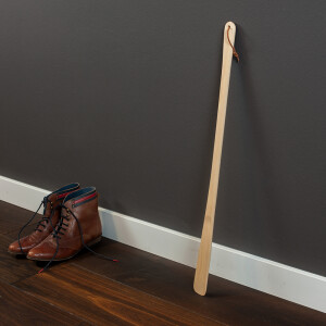 Schuhlöffel lang aus Holz, 63 cm, Großer Schuhanzieher mit Lederband ohne Metall & Plastik